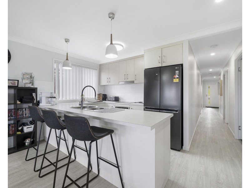 26 Alistair Street, Glenvale QLD 4350