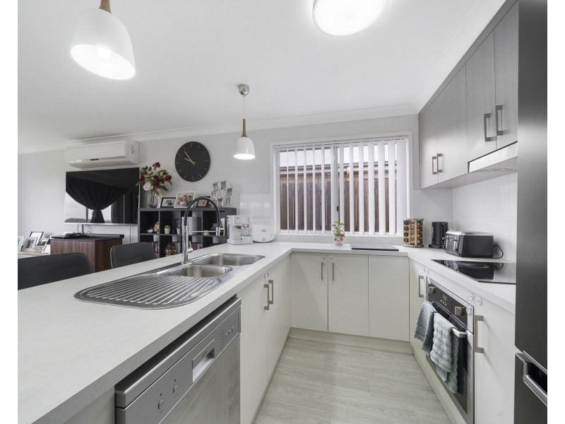 26 Alistair Street, Glenvale QLD 4350