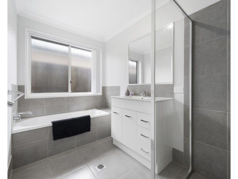 26 Alistair Street, Glenvale QLD 4350