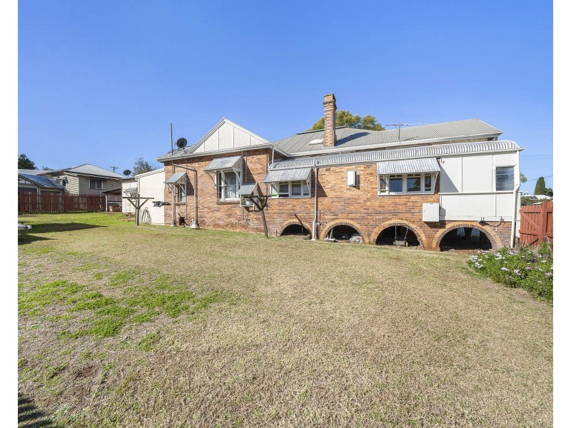 133 Bridge Street, North Toowoomba QLD 4350