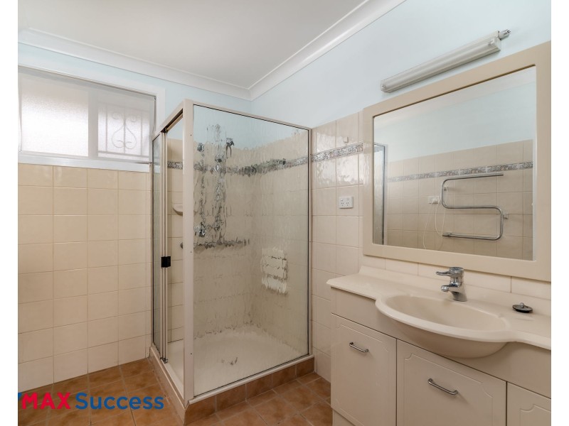 23 Farr Street, Kearneys Spring QLD 4350