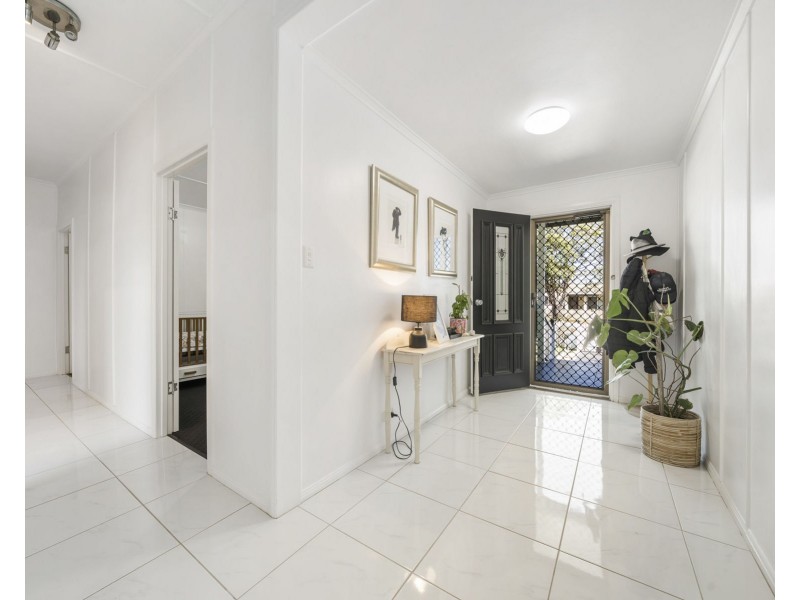 8 McLeish Street, Harristown QLD 4350