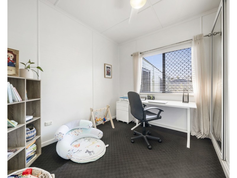 8 McLeish Street, Harristown QLD 4350