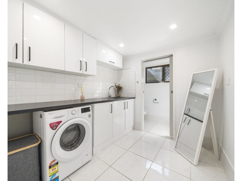 8 McLeish Street, Harristown QLD 4350