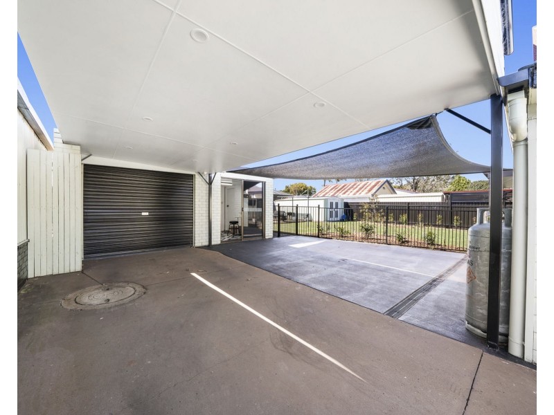 8 McLeish Street, Harristown QLD 4350