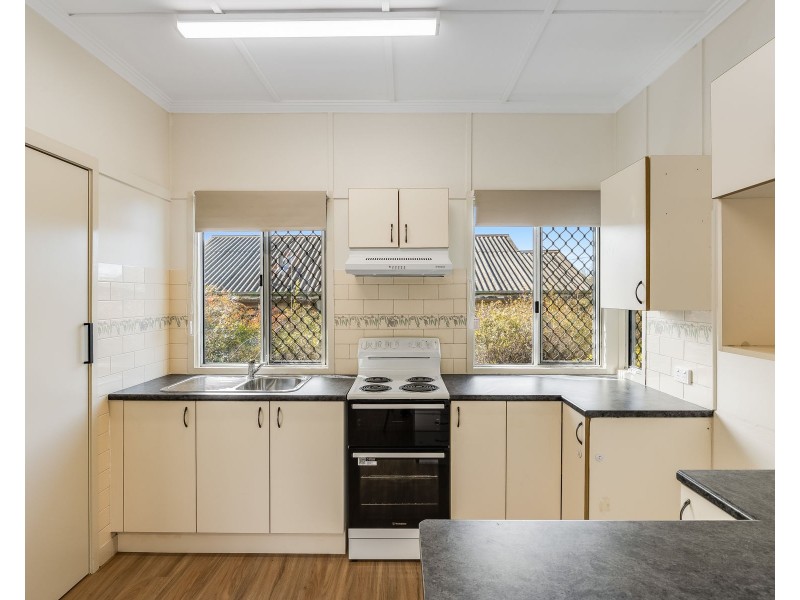 11 Dunkley Street, South Toowoomba QLD 4350