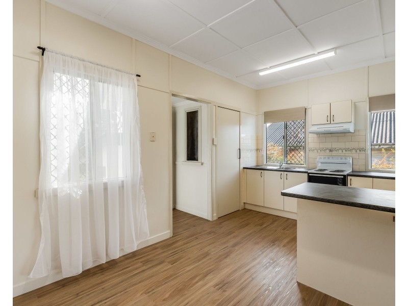 11 Dunkley Street, South Toowoomba QLD 4350