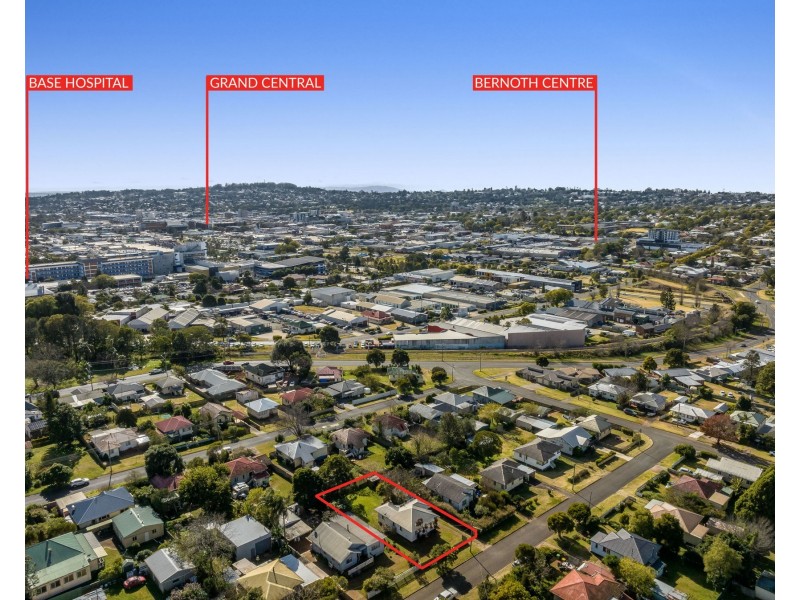 11 Dunkley Street, South Toowoomba QLD 4350