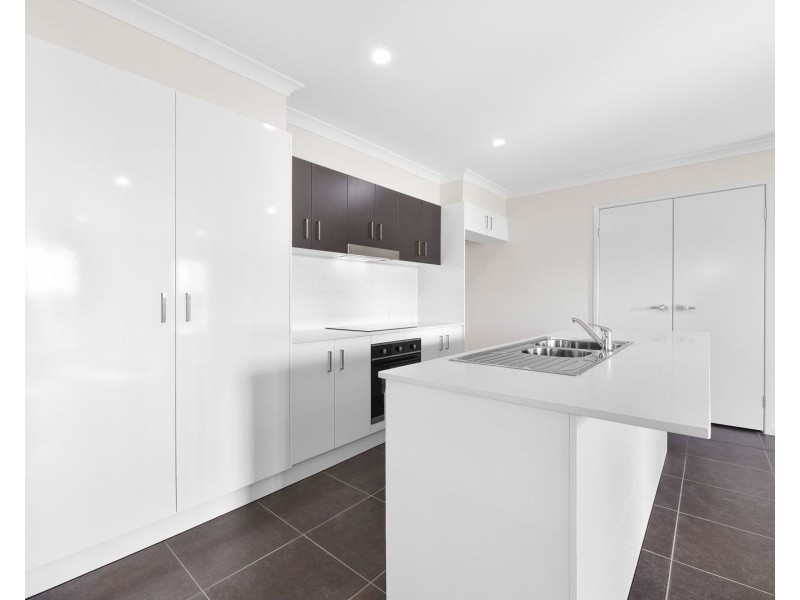 1 & 2/63 Crockers Road, Westbrook QLD 4350