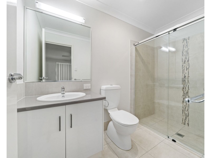 1/6 Esmeralda Street, Cambooya QLD 4358