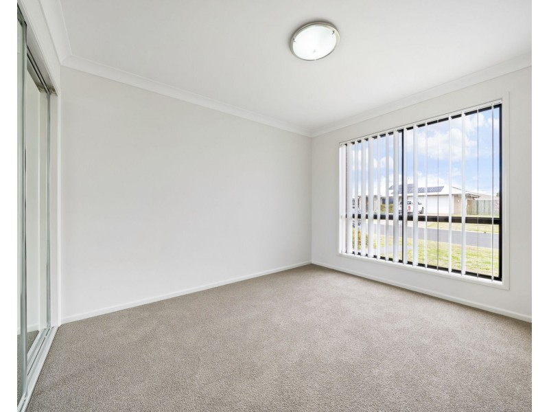 1/6 Esmeralda Street, Cambooya QLD 4358