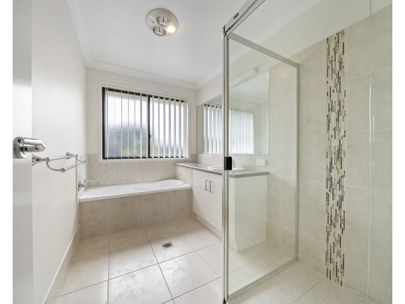 1/6 Esmeralda Street, Cambooya QLD 4358