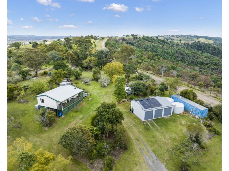 136 Muir Drive, South East Nanango QLD 4615