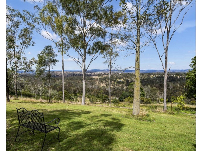 136 Muir Drive, South East Nanango QLD 4615