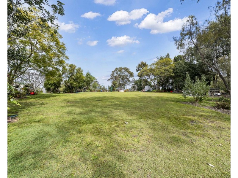 136 Muir Drive, South East Nanango QLD 4615