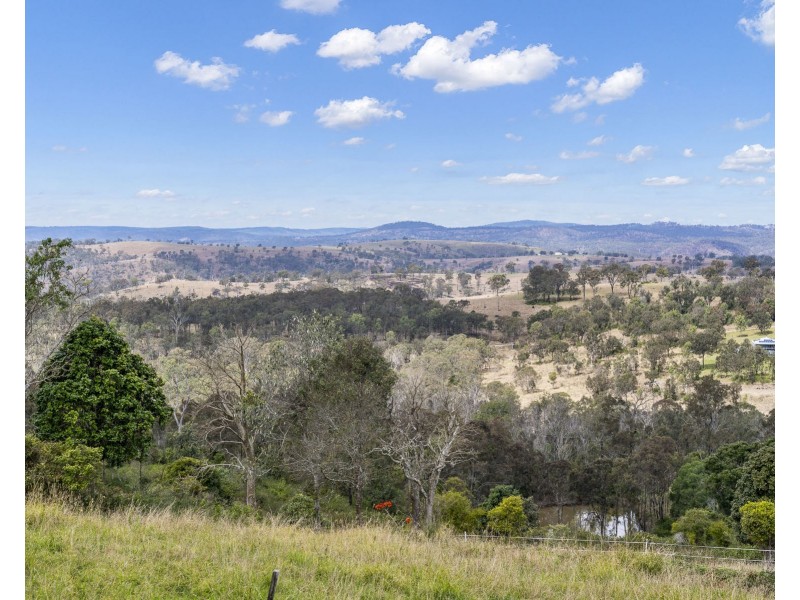 136 Muir Drive, South East Nanango QLD 4615