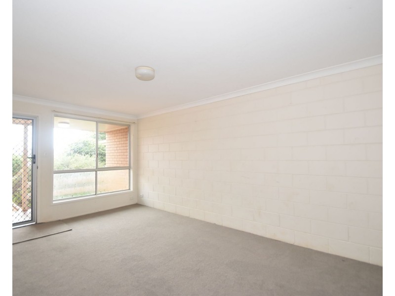 2/548 Greenwattle Street, Newtown QLD 4350