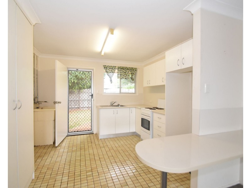 2/548 Greenwattle Street, Newtown QLD 4350