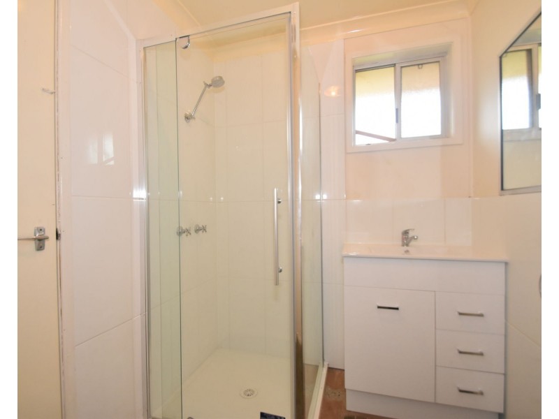 2/548 Greenwattle Street, Newtown QLD 4350