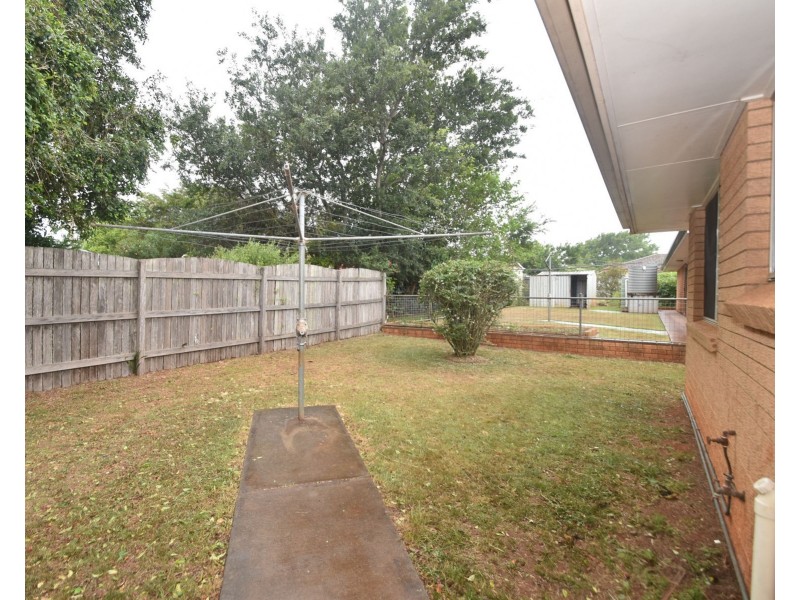 2/548 Greenwattle Street, Newtown QLD 4350