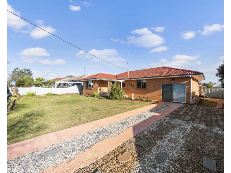 498 Stenner Street, Darling Heights QLD 4350