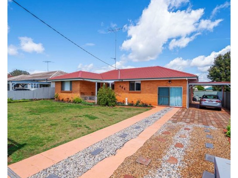 498 Stenner Street, Darling Heights QLD 4350