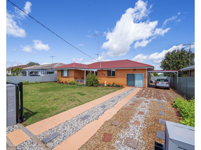 498 Stenner Street, Darling Heights QLD 4350