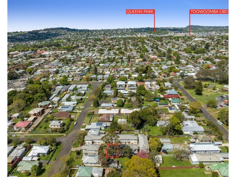 5/18 Victory Street, Newtown QLD 4350