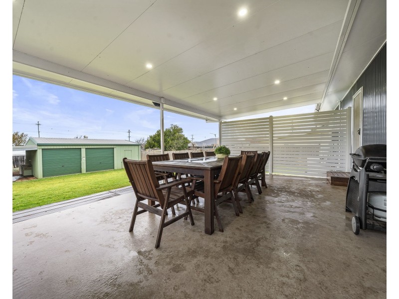 322 West Street, Kearneys Spring QLD 4350