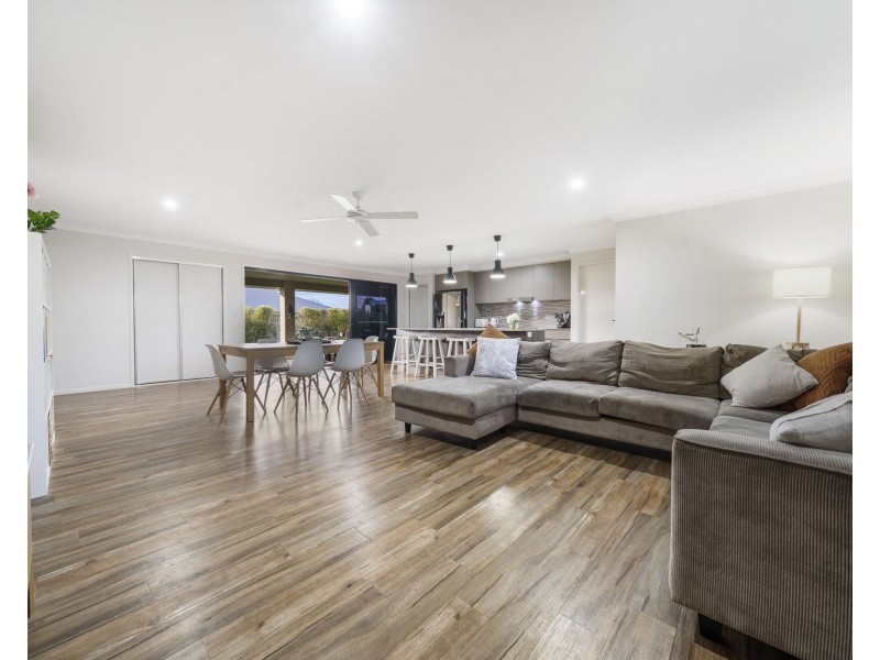 33 Lilly Avenue, Cawdor QLD 4352