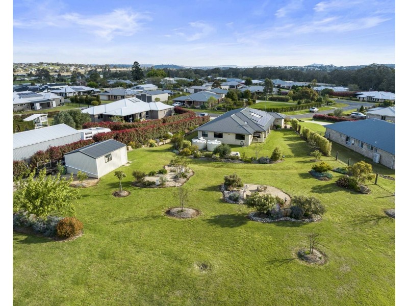 33 Lilly Avenue, Cawdor QLD 4352