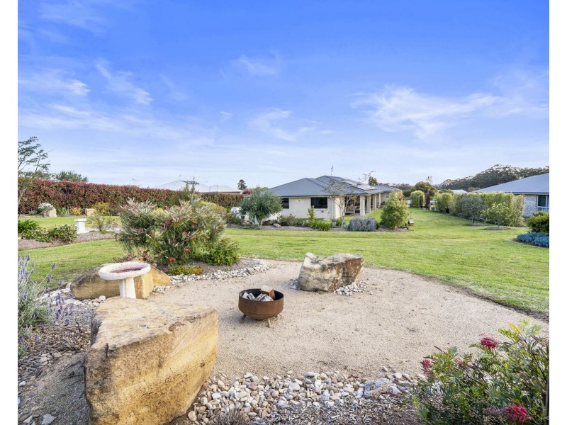 33 Lilly Avenue, Cawdor QLD 4352