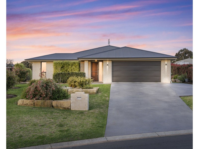 33 Lilly Avenue, Cawdor QLD 4352