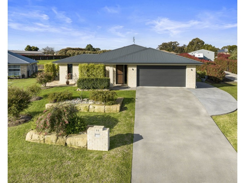 33 Lilly Avenue, Cawdor QLD 4352