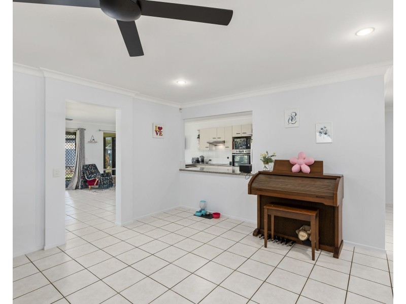 3 Amethyst Court, Griffin QLD 4503