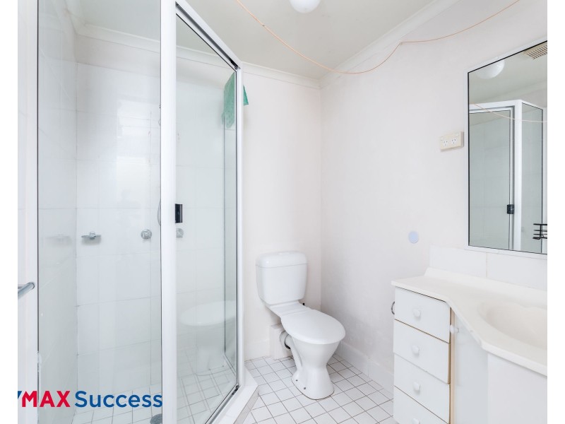 9/5-7 Uniplaza Court, Kearneys Spring QLD 4350