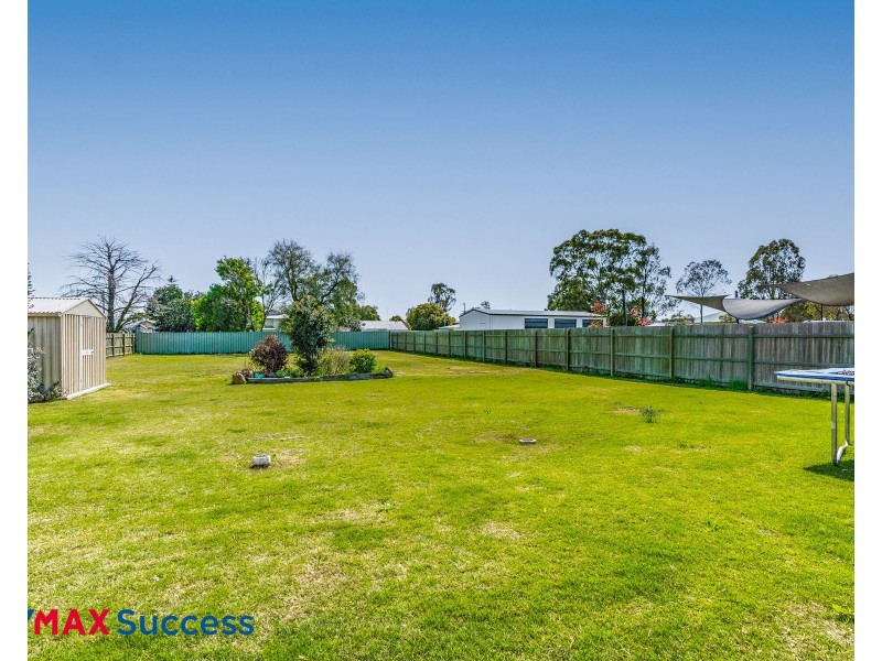 19 Railway St, Wyreema QLD 4352