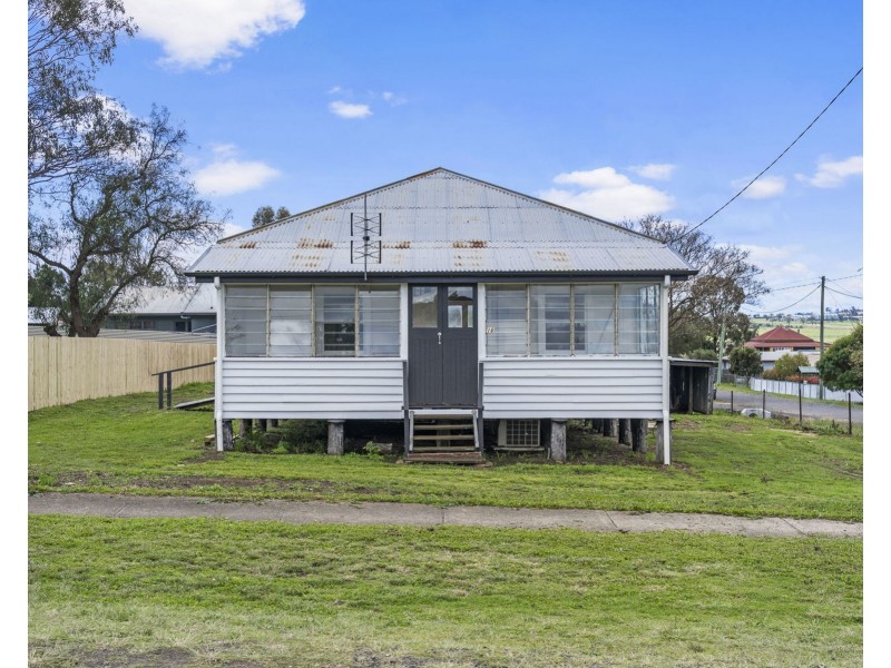 16 King Street, Greenmount QLD 4359