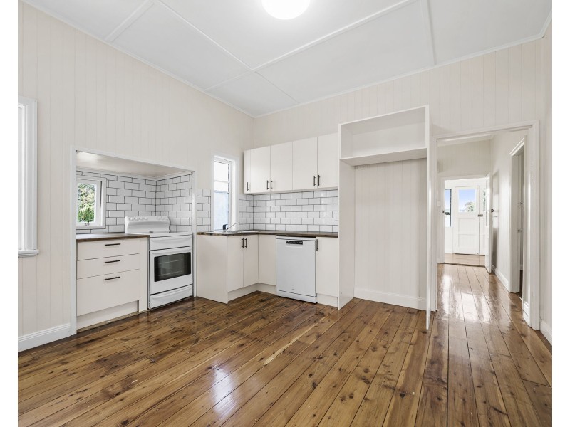 16 King Street, Greenmount QLD 4359