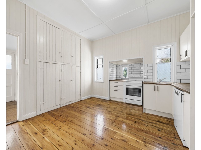 16 King Street, Greenmount QLD 4359