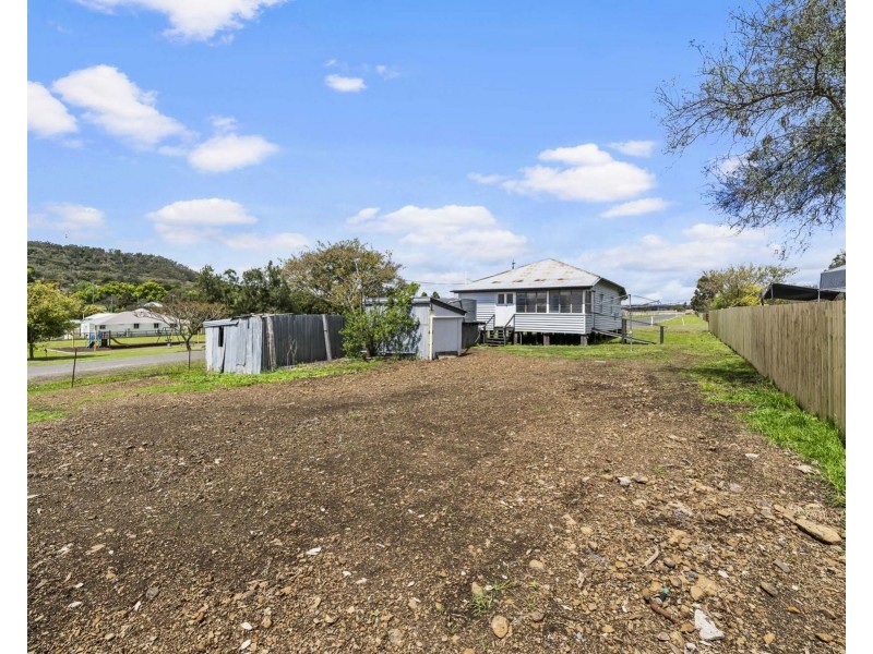 16 King Street, Greenmount QLD 4359