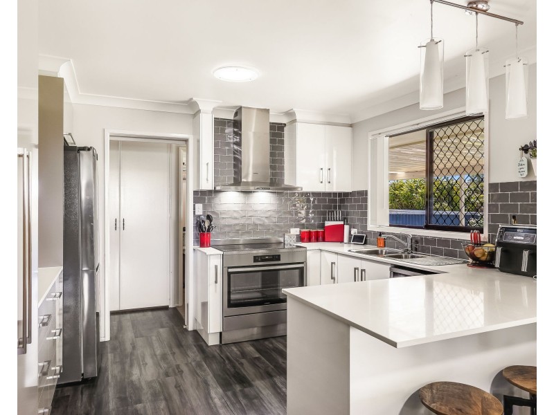 8 Bischof Street, Wilsonton Heights QLD 4350