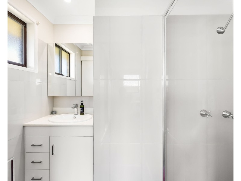 8 Bischof Street, Wilsonton Heights QLD 4350