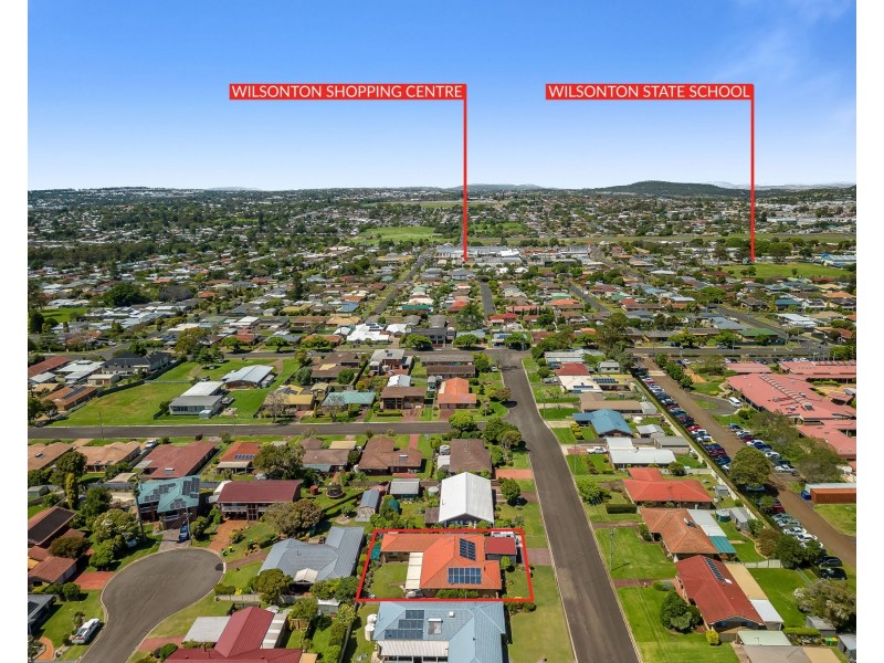 8 Bischof Street, Wilsonton Heights QLD 4350