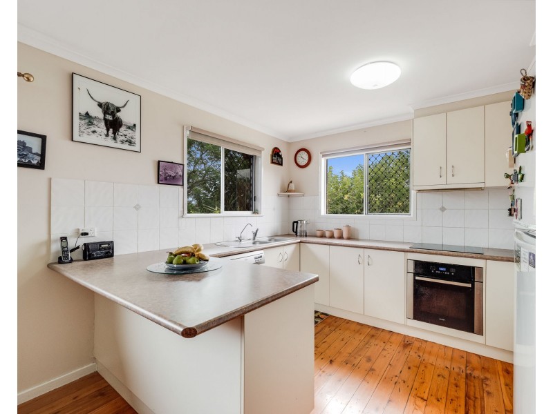 2 Bullock Street, Rockville QLD 4350