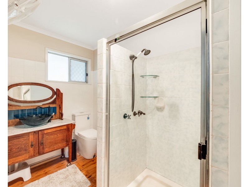 2 Bullock Street, Rockville QLD 4350