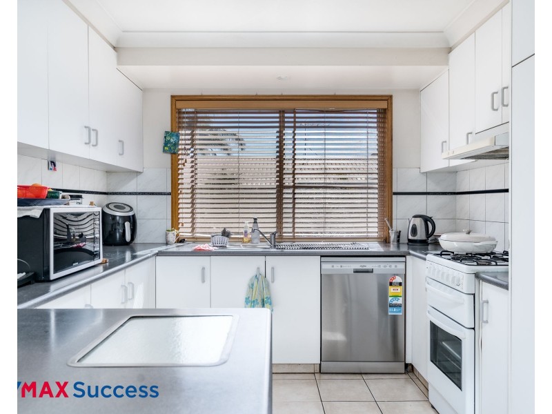 2/416 West Street, Kearneys Spring QLD 4350
