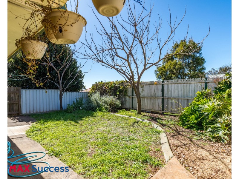 2/416 West Street, Kearneys Spring QLD 4350