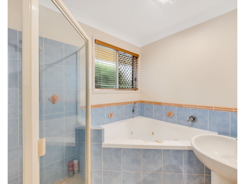 6 Donaghy Court, Highfields QLD 4352