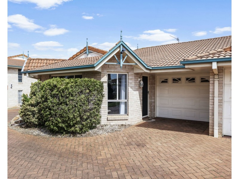 2/484-486 West Street, Kearneys Spring QLD 4350